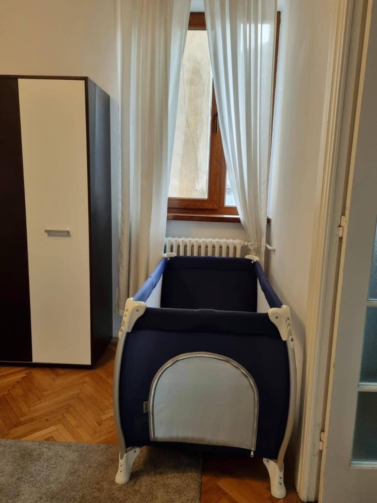 Cozy Apartment Near City Center Бухарест Екстер'єр фото