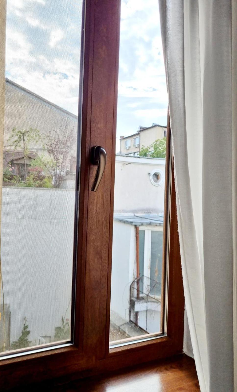 Cozy Apartment Near City Center Бухарест Екстер'єр фото