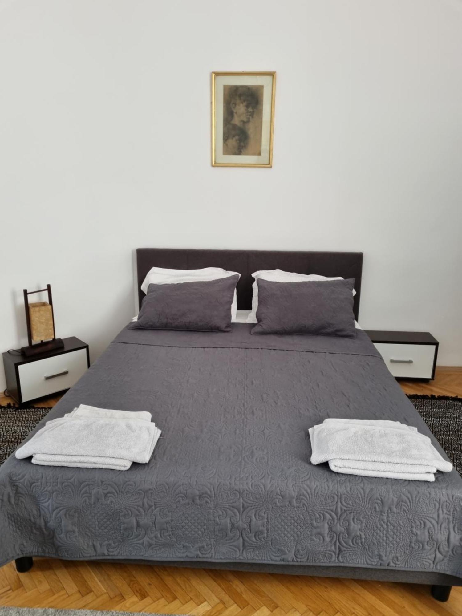 Cozy Apartment Near City Center Бухарест Екстер'єр фото